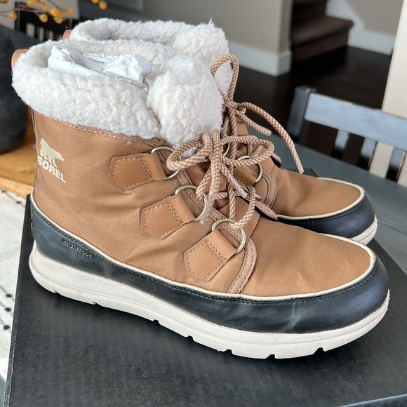 Sorel Tan Explorer Carnival Ankle High Boots - Picture 3 of 10